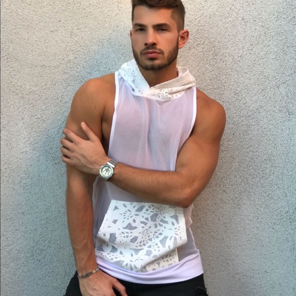 Mesh and Lace Sleeveless Hoodie Q1050
